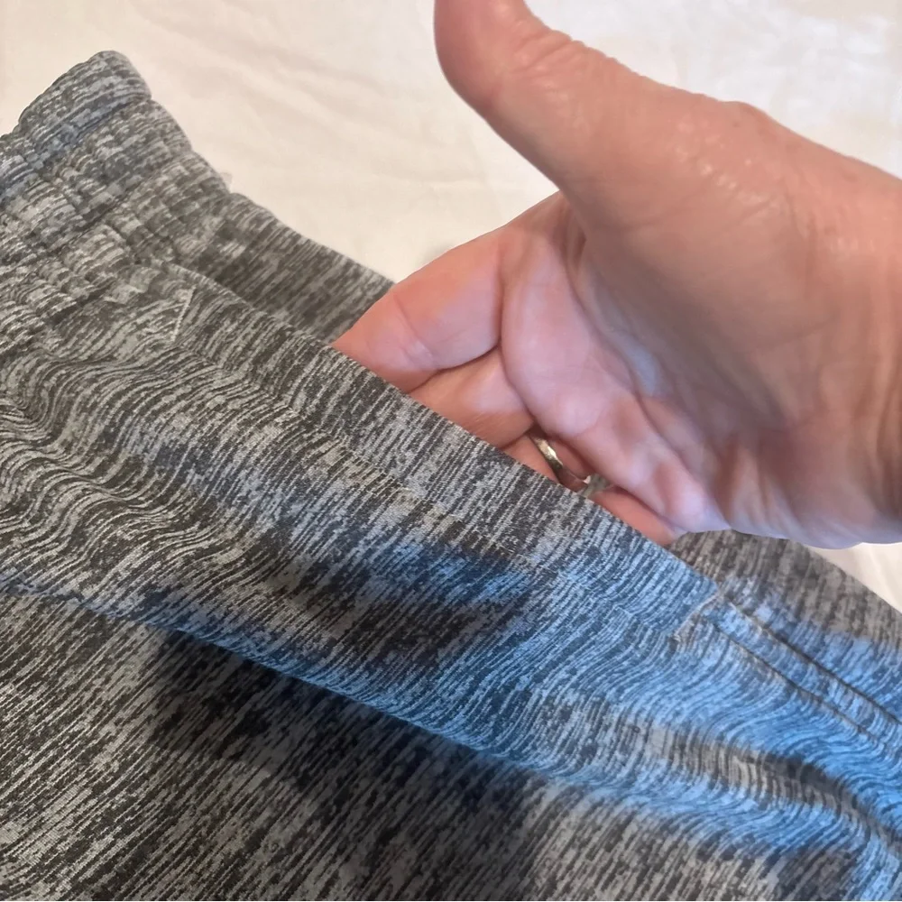 Under Armour Men's Heather Gray Loose‎ Coldgear Joggers